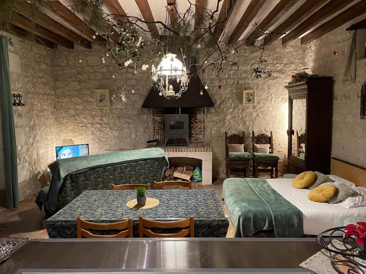 Le Relais, La Dormance, Le Bois Dormant *