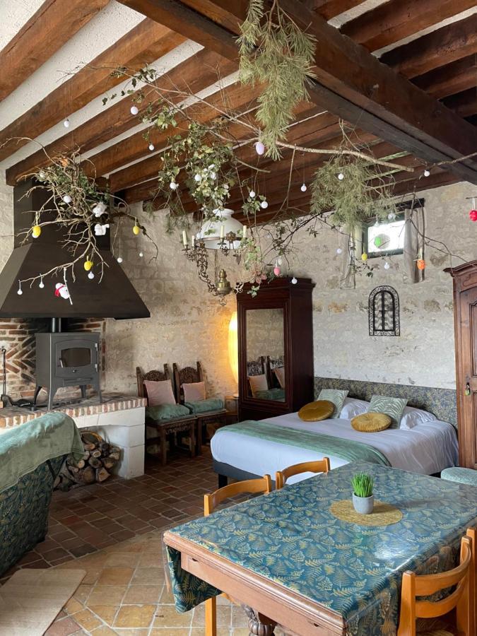 Le Relais, La Dormance, Le Bois Dormant *