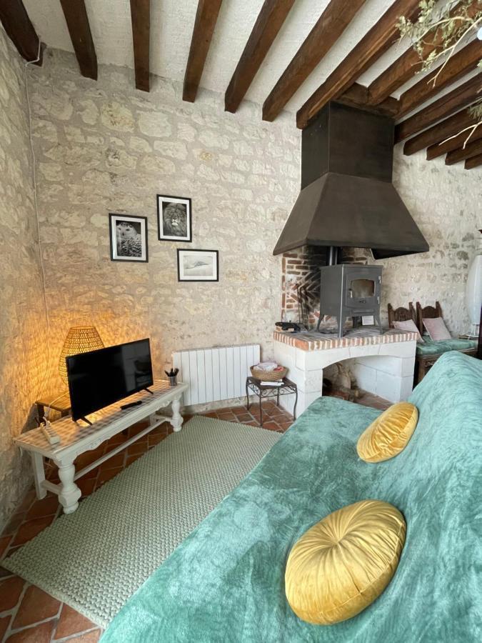 Le Relais, La Dormance, Le Bois Dormant *