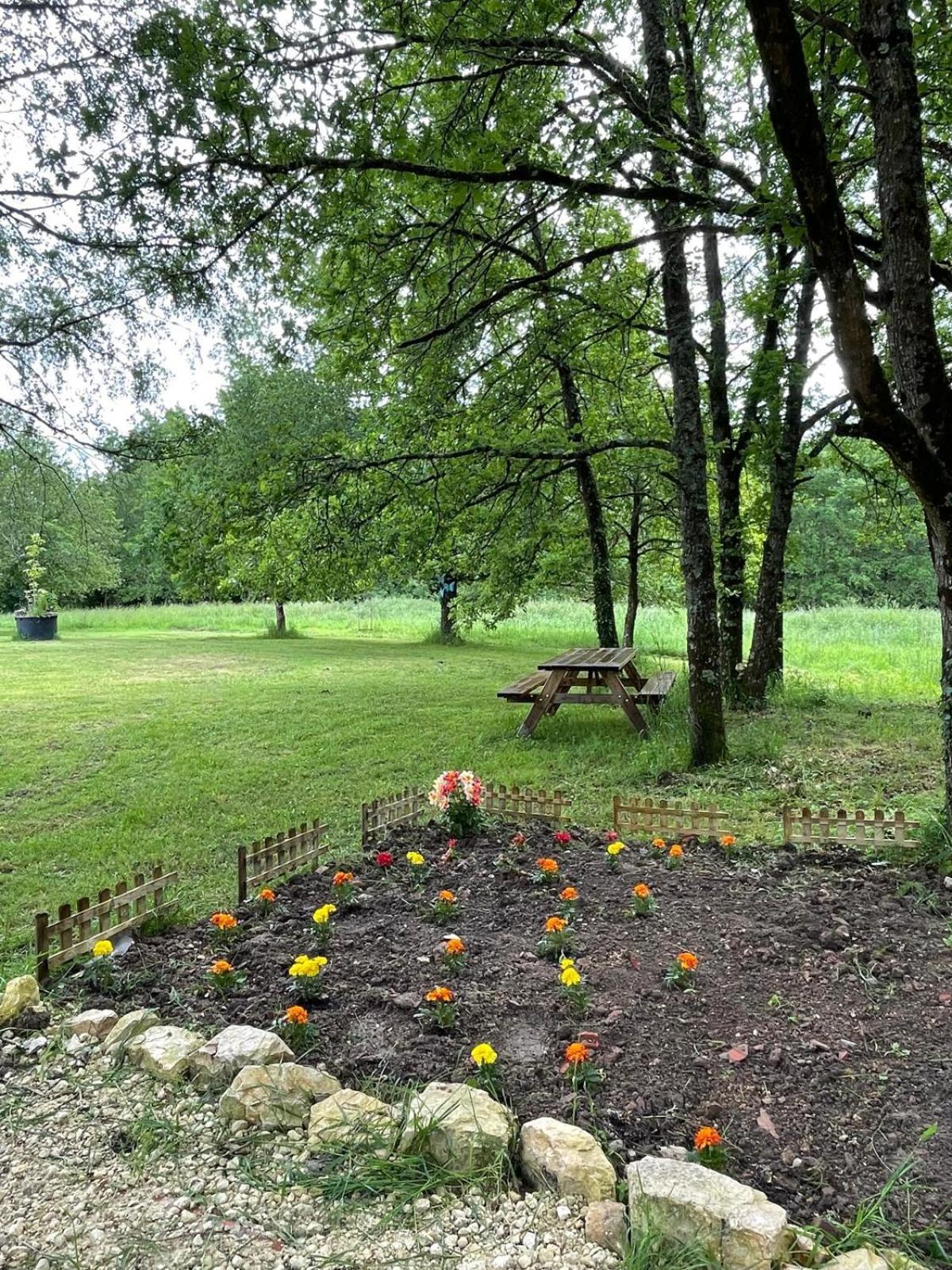 Pensión Le Relais, La Dormance, Le Bois Dormant Châteauvieux