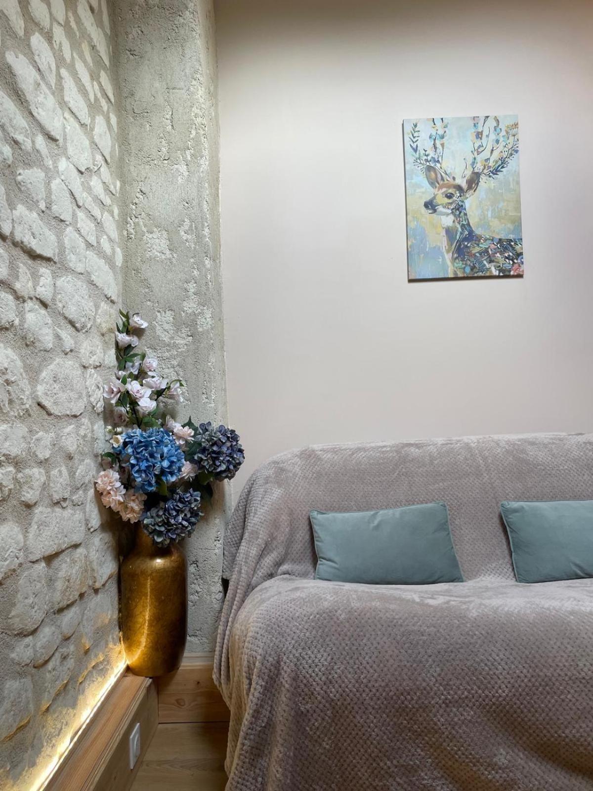 Le Relais, La Dormance, Le Bois Dormant *